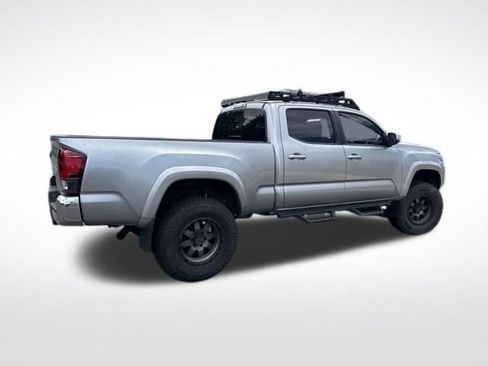 Used 2022 Toyota Tacoma SR5 AWD/4WD image 7