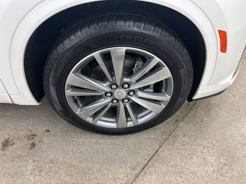 Used 2025 Cadillac XT6 Premium Luxury image 13