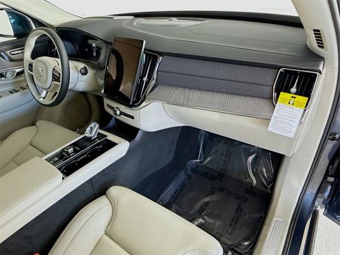 New 2026 Volvo XC90 T8 Ultra w/ Protection Package Premier image 32