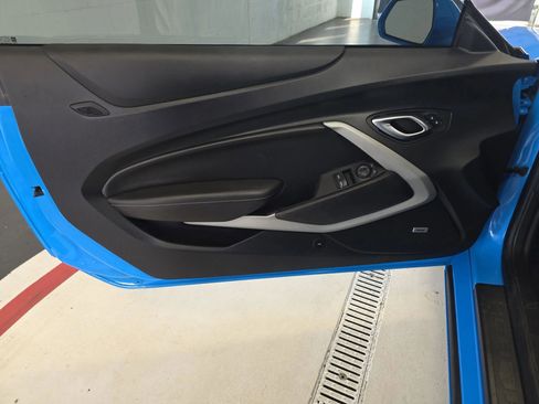 Used 2022 Chevrolet Camaro LT w/ Technology Package image 21