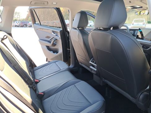 New 2026 Volkswagen Tiguan SE image 11