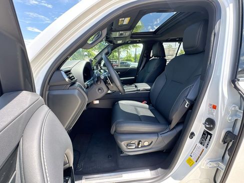 New 2026 Lexus LX 600 4WD w/ Luxury Package image 19