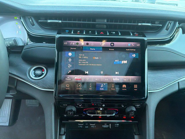 Used 2024 Jeep Grand Cherokee Limited 4xe AWD/4WD image 18