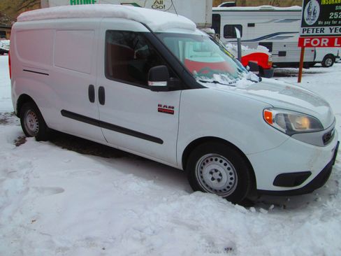 Used 2022 RAM ProMaster City Tradesman image 2