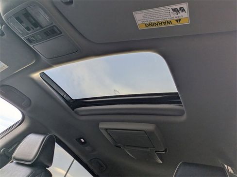 Used 2023 Honda Odyssey Elite image 17