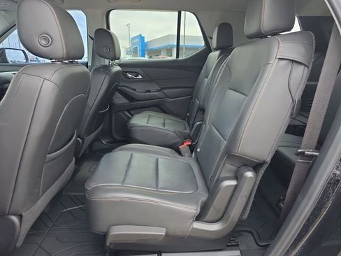 Used 2021 Chevrolet Traverse LT image 11