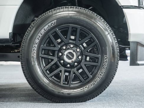 Certified 2022 Ford F250 Lariat w/ Black Appearance Package image 22