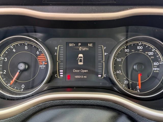 Used 2017 Jeep Cherokee Latitude w/ True North Edition AWD/4WD image 17