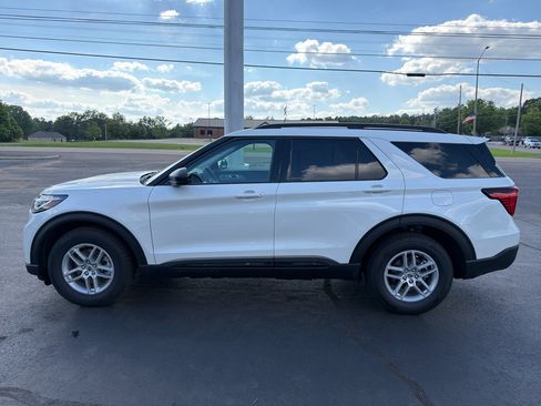 New 2026 Ford Explorer Active w/ Active Comfort Package RWD image 8