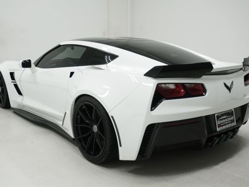 Used 2017 Chevrolet Corvette Grand Sport w/ Grand Sport Heritage Package RWD image 6