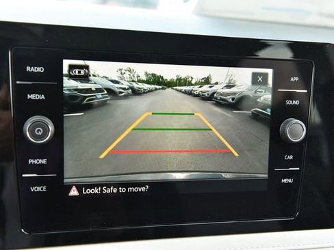 New 2026 Volkswagen Taos SE image 12