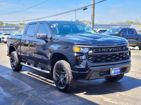 Used 2025 Chevrolet Silverado 1500 Custom Trail Boss w/ Turbomax Blackout Package AWD/4WD image 7