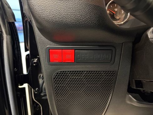 Used 2015 Jeep Wrangler Unlimited Rubicon image 13