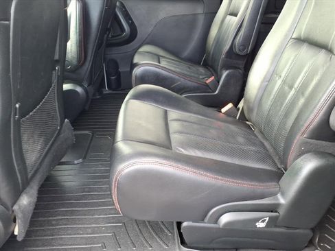 Used 2017 Dodge Grand Caravan GT image 15