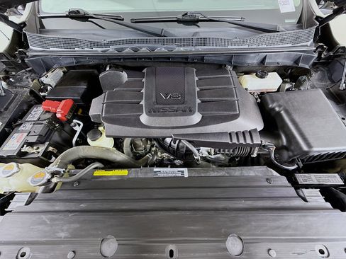Used 2021 Nissan Titan SV w/ Accessory Utility Package image 28