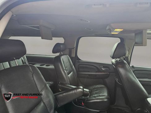 Used 2009 Cadillac Escalade ESV AWD image 15