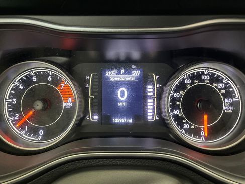 Used 2020 Jeep Cherokee Latitude Plus w/ Cold Weather Group image 19