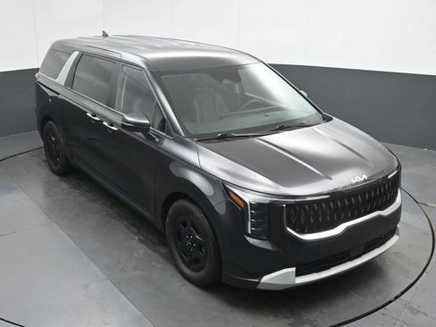 Used 2025 Kia Carnival FWD image 36