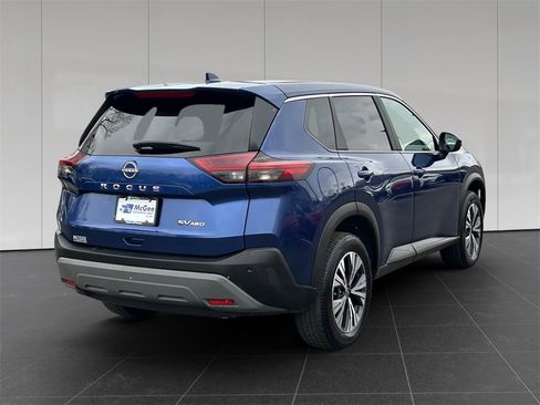 Used 2023 Nissan Rogue SV image 5