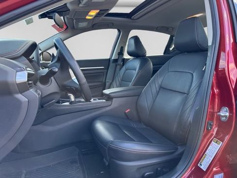 Certified 2024 Nissan Altima 2.5 SR w/ SR Premium Package AWD/4WD image 12