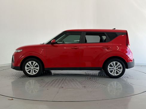 Used 2020 Kia Soul LX FWD image 2