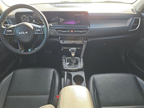 Certified 2025 Kia Seltos EX w/ EX Sunroof Package image 15