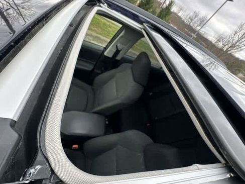 Used 2022 Toyota RAV4 XLE w/ Convenience Package image 6