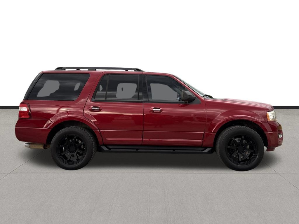 Used 2015 Ford Expedition XLT w/ Equipment Group 202A RWD image 4