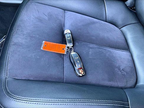 Used 2020 Porsche Macan image 10