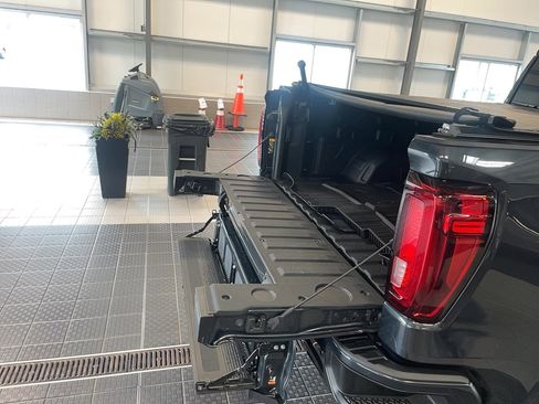 Used 2022 GMC Sierra 1500 Denali w/ Denali Reserve Package image 6