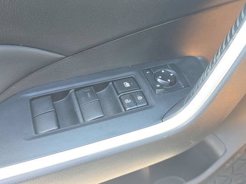 Used 2022 Toyota RAV4 LE FWD image 18