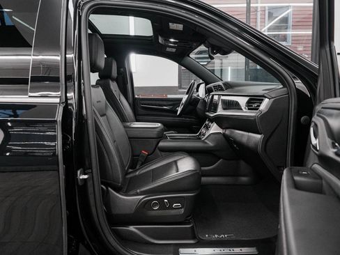 Used 2023 GMC Yukon XL Denali image 39