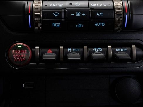 Used 2021 Ford Mustang Shelby GT500 w/ Carbon Fiber Track Pack image 36