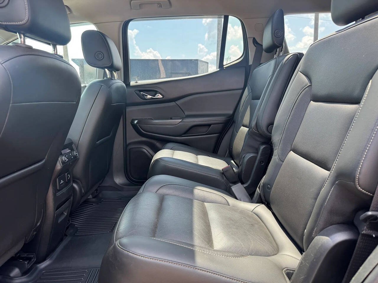 Used 2018 GMC Acadia SLT AWD/4WD image 15