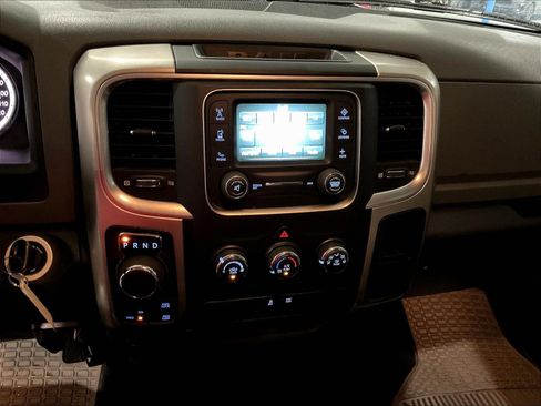 Used 2019 RAM 1500 Classic SLT AWD/4WD image 5