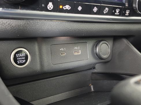 Used 2021 Nissan Rogue SV w/ Premium Package FWD image 33