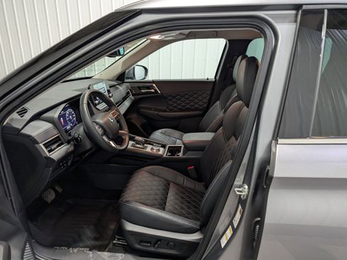 Used 2023 Mitsubishi Outlander SEL image 14