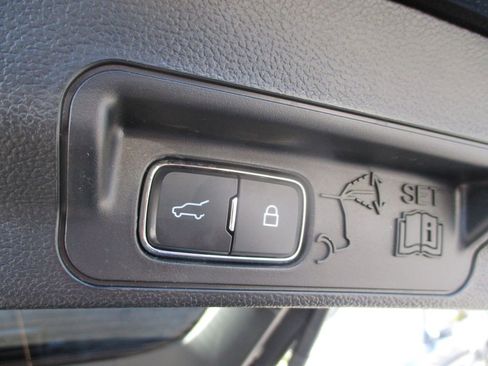 Used 2023 Ford Explorer XLT w/ Equipment Group 202A image 14