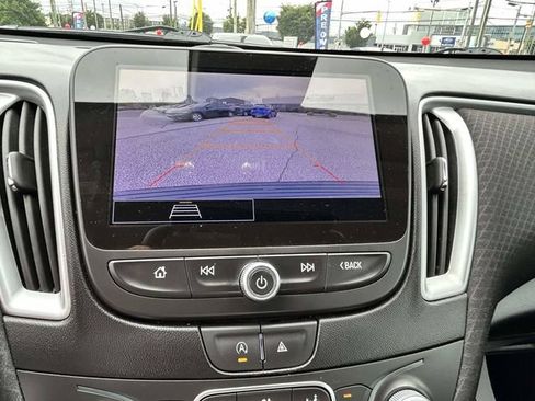 Used 2023 Chevrolet Malibu LT FWD image 15