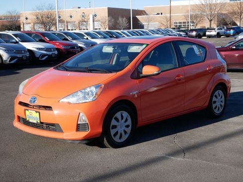 Used 2012 Toyota Prius C Three image 3