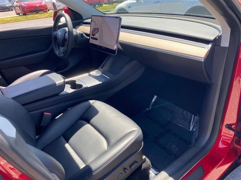 Used 2023 Tesla Model Y Long Range image 10