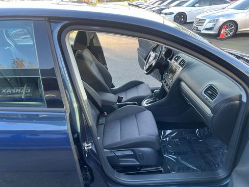 Used 2014 Volkswagen Golf 4-Door FWD image 15