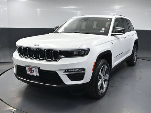 Used 2023 Jeep Grand Cherokee 4WD 4xe w/ Luxury Tech Group II image 13