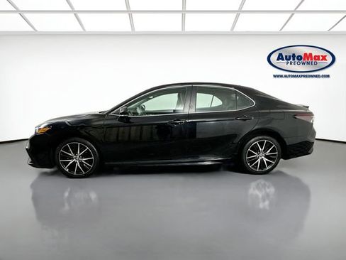 Used 2023 Toyota Camry SE FWD image 8