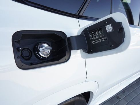 New 2025 Mercedes-Benz GLE 53 AMG 4MATIC Coupe image 13