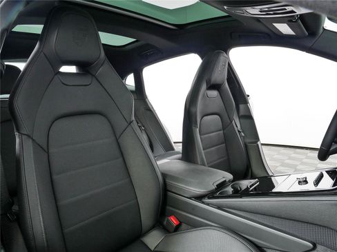New 2026 Porsche Panamera image 24