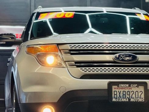 Used 2014 Ford Explorer XLT w/ Equipment Group 202A AWD/4WD image 3