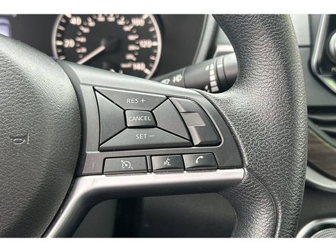 Used 2024 Nissan Altima 2.5 SV FWD image 26