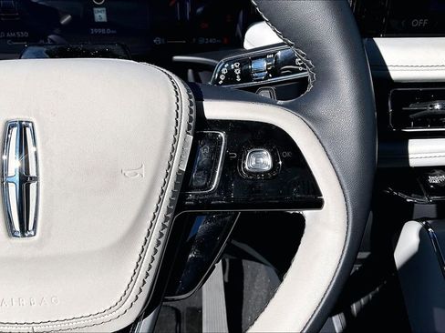 Used 2025 Lincoln Aviator Reserve w/ Equipment Group 201A image 19