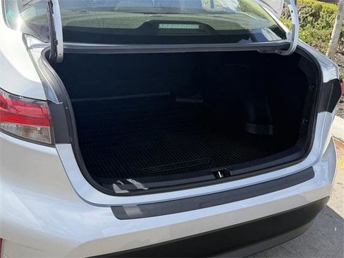 Certified 2025 Toyota Corolla XLE image 24